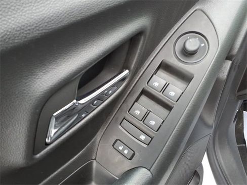 Used 2022 Chevrolet Trax LT w/ Driver Confidence Package image 15
