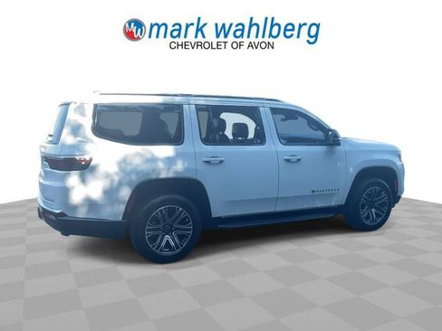 Used 2025 Jeep Wagoneer Series II AWD/4WD image 8