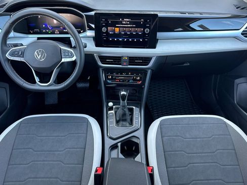 New 2025 Volkswagen Taos SE image 11