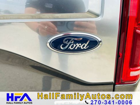 Used 2015 Ford F150 Platinum w/ Equipment Group 701A Luxury image 38