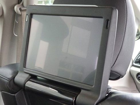 Used 2019 Chrysler Pacifica Touring-L Plus w/ Advanced Safetytec Group image 32