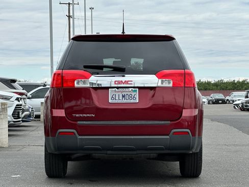 Used 2010 GMC Terrain SLE FWD image 5