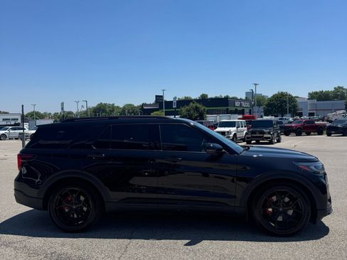 Used 2025 Ford Explorer ST w/ Sun And Sound Package AWD/4WD image 5