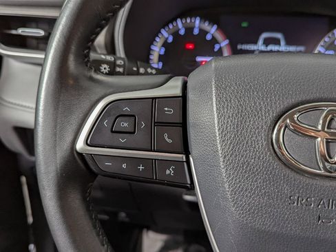 Used 2023 Toyota Highlander LE image 29