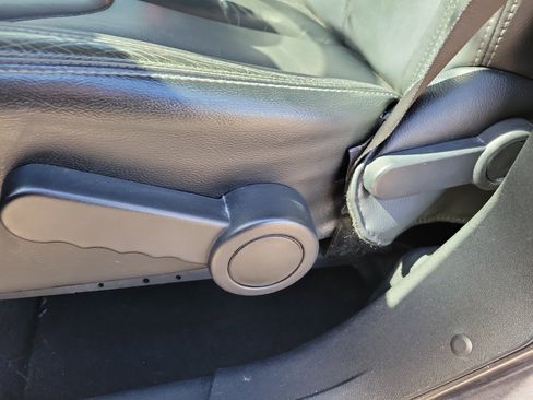 Used 2018 Jeep Wrangler Unlimited Sahara image 15