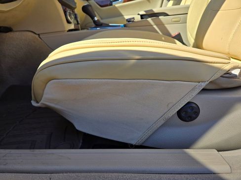 Used 2011 Mercedes-Benz C 300 Sedan image 23