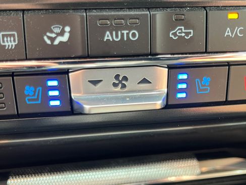 Used 2025 Ford F150 King Ranch w/ FX4 Off-Road Package image 18