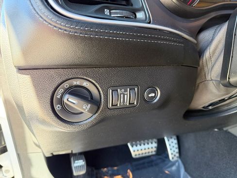 Used 2022 Dodge Challenger R/T RWD image 19