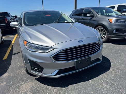 Used 2020 Ford Fusion SEL FWD image 2