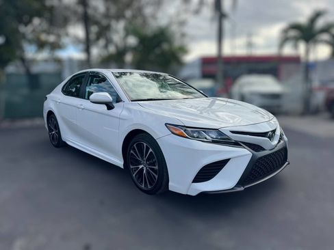 Used 2020 Toyota Camry SE image 14
