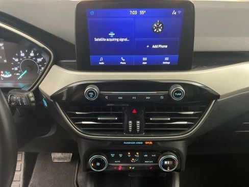 Used 2021 Ford Escape SE w/ Cold Weather Package image 17