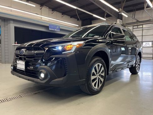 Used 2025 Subaru Outback w/ Popular Package #1A image 3