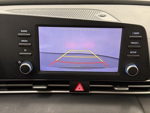 Used 2023 Hyundai Elantra SE FWD image 21