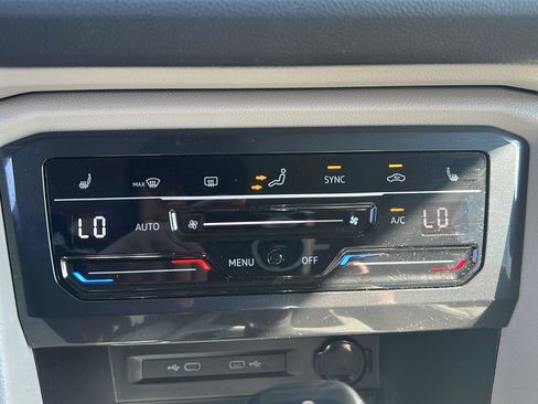 Certified 2022 Volkswagen Tiguan SE image 19