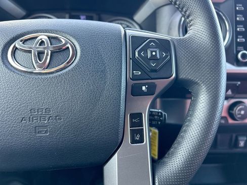 Used 2020 Toyota Tacoma SR5 RWD image 27