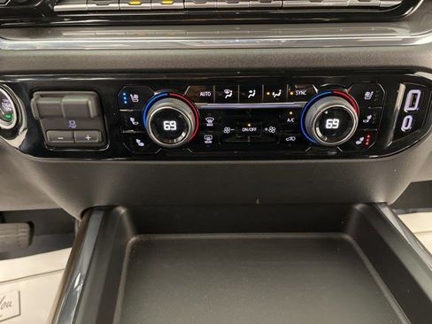 Used 2024 Chevrolet Silverado 2500 High Country w/ High Country Premium Package image 22