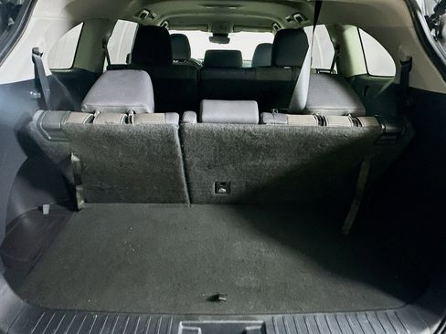 Used 2023 Toyota Highlander LE image 29