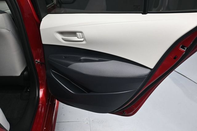 Used 2025 Toyota Corolla LE FWD image 13