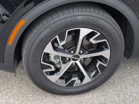 Used 2025 Kia Sportage EX w/ Premium Package image 12