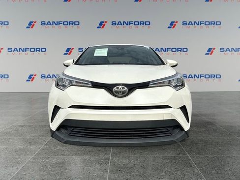 Used 2019 Toyota C-HR XLE image 8