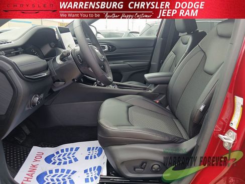 New 2026 Jeep Compass Latitude image 13