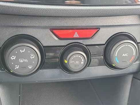 Used 2019 Subaru Crosstrek 2.0i Premium image 11