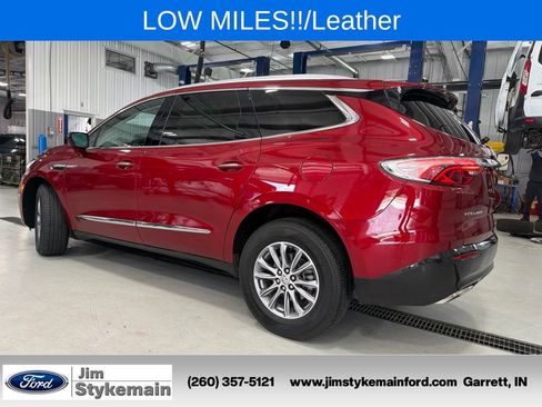 Used 2023 Buick Enclave Essence FWD image 8