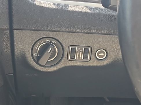 Used 2018 Chrysler 300 Touring w/ Sport Appearance Package image 26