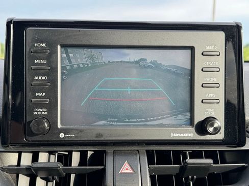 Used 2020 Toyota RAV4 XLE AWD/4WD image 3