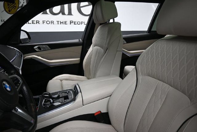 Used 2021 BMW X7 xDrive40i w/ M Sport Package AWD/4WD image 17
