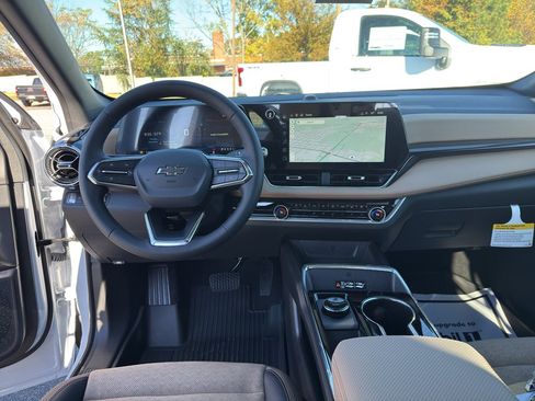 New 2026 Chevrolet Equinox ACTIV w/ Convenience Package III image 18