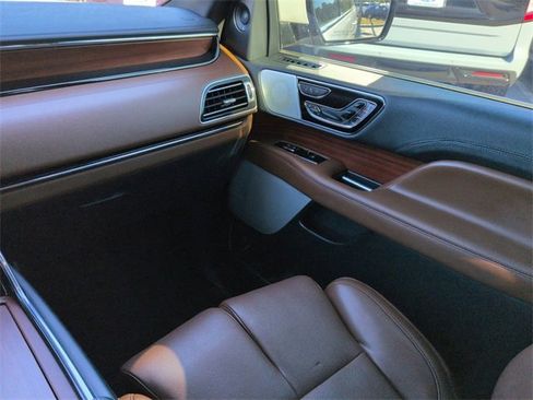 Used 2023 Lincoln Navigator L Reserve image 17