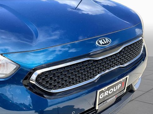 Used 2018 Kia Niro Touring FWD image 28