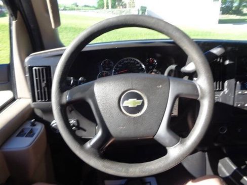 Used 2016 Chevrolet Express 2500 image 16