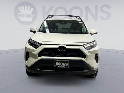 Used 2022 Toyota RAV4 XLE Premium image 15