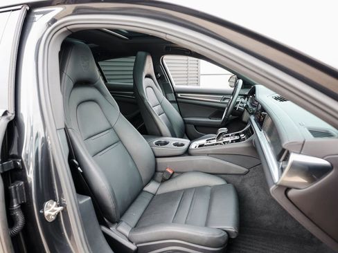 Certified 2023 Porsche Panamera Platinum Edition RWD image 29