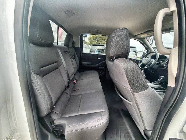 Used 2022 Nissan Frontier SV RWD image 25