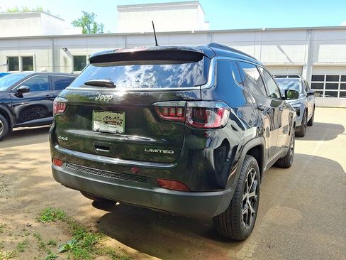 Used 2024 Jeep Compass Limited AWD/4WD image 5