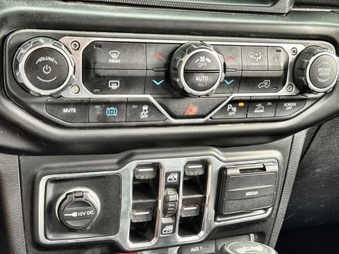 Used 2023 Jeep Wrangler Unlimited Rubicon 4xe w/ Safety Group AWD/4WD image 19