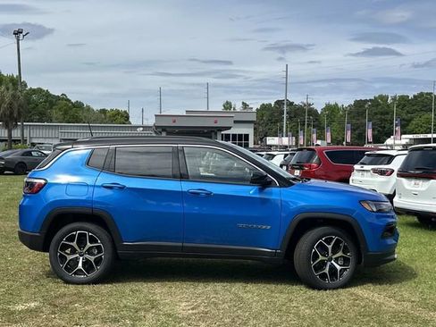 New 2026 Jeep Compass Limited image 4