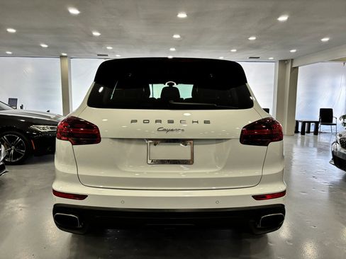 Used 2017 Porsche Cayenne Platinum Edition w/ Premium Package (PJV) image 6
