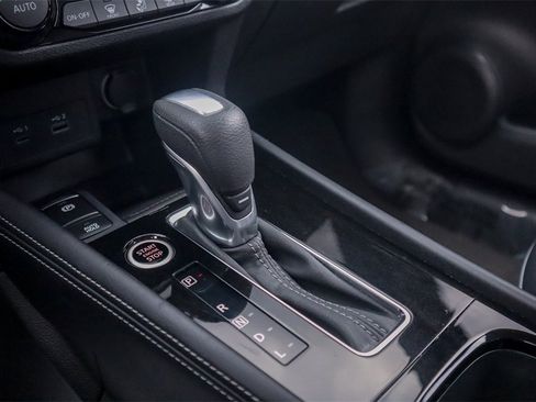 Used 2024 Nissan Kicks SR w/ SR Premium Package image 19