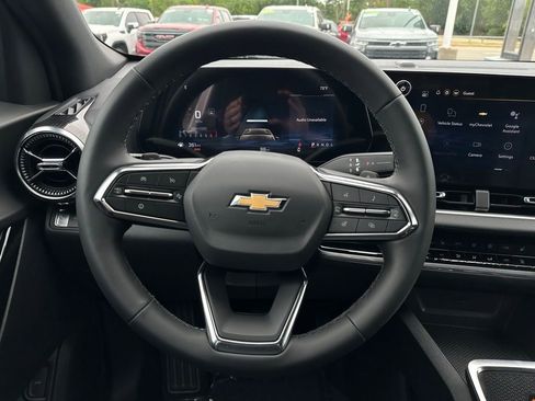 New 2026 Chevrolet Equinox LT w/ Convenience Package II FWD image 19