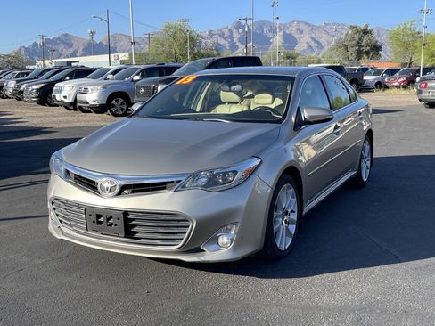 Used 2013 Toyota Avalon Limited FWD image 1