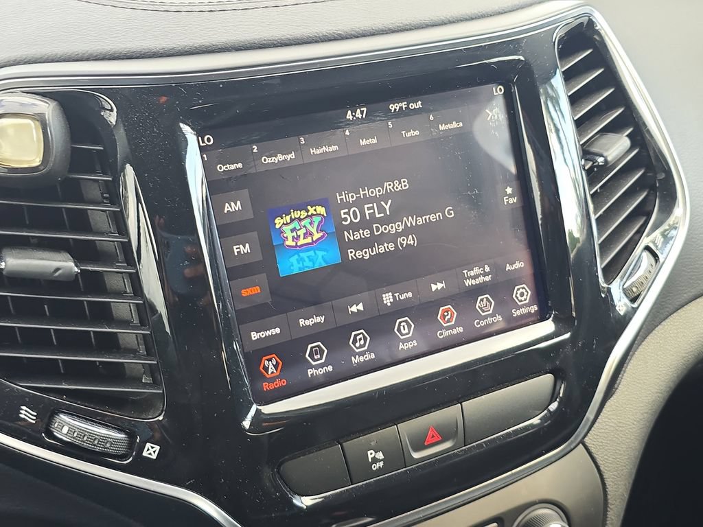 Used 2019 Jeep Cherokee Limited FWD image 27