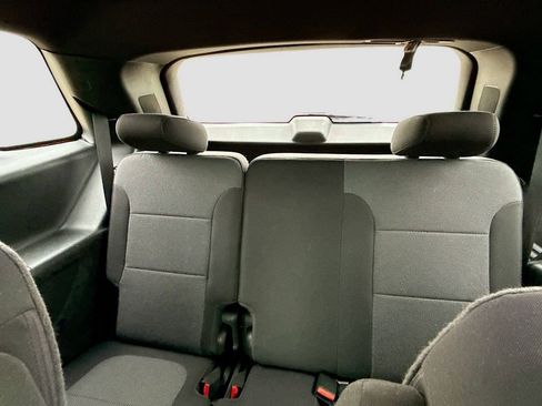 Used 2022 Chevrolet Traverse LT image 23