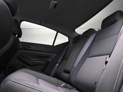 Used 2023 Nissan Altima 2.5 SV w/ SV Premium Package FWD image 12