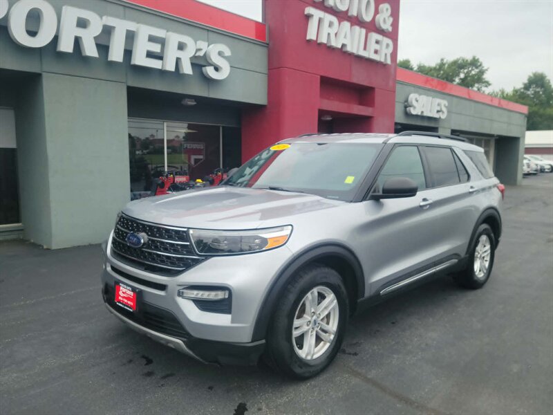 Used 2020 Ford Explorer XLT w/ Equipment Group 202A RWD image 2