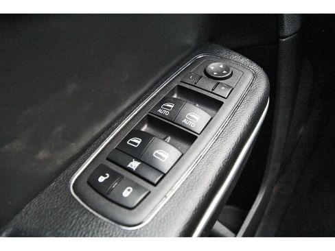 Used 2023 Chrysler 300 Touring w/ Sport Appearance Package RWD image 19