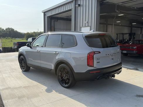 Used 2022 Kia Telluride EX w/ EX Premium Package AWD/4WD image 3